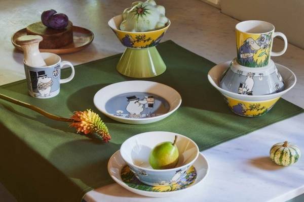 「ムーミン バイ アラビア」ムーミンパパ＆ヘムレンさんの新作マグカップやプレート