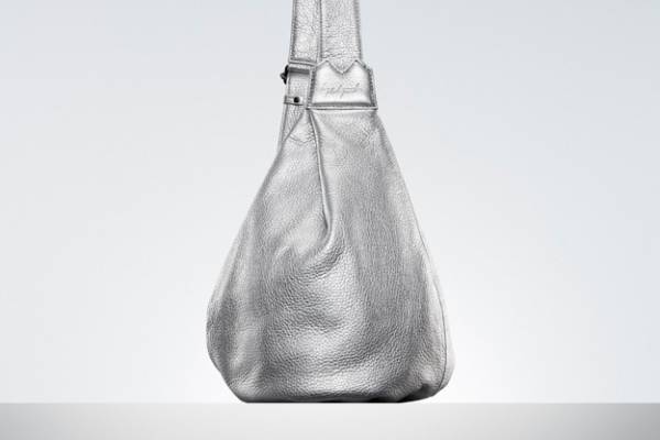 ディスコード ヨウジヤマモト新作、ギャバジン仕様の巾着バッグ&“口金ポケット付きトートなど