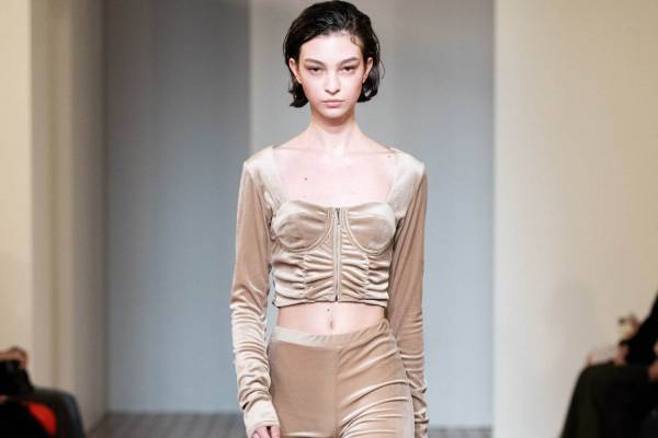 ティート トウキョウ 2023年 秋冬コレクション - “不完全さが持つ美しさ“をむき出しに