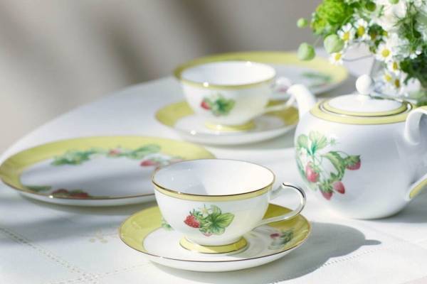 ミュベール“イチゴ”モチーフのカップ＆ソーサーやプレートなど、ノリタケ食器とコラボ