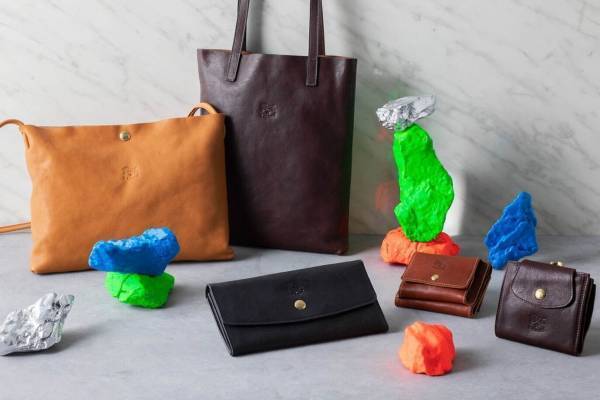 イル ビゾンテ新作“ヴィンテージレザー”のバッグ＆財布、経年変化を楽しむシックなカラーで