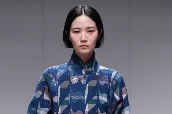 まとふ 2023-24年秋冬コレクション - 共振する世界への旅