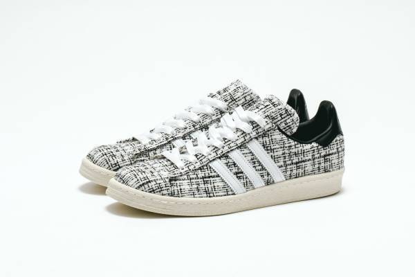 デイズ×インヴィンシブル“ツイード素材”の限定スニーカー、アディダス「キャンバス」をベースに