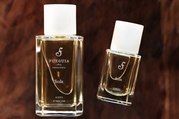 フエギア 1833の23年春フレグランス「セダ」シルクの美しさを表現したジャスミン×アンバー
