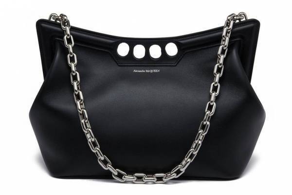 アレキサンダー・マックイーン新作ウィメンズバッグ「ピーク」ナックル着想ハンドル＆丸みを帯びたフォルム