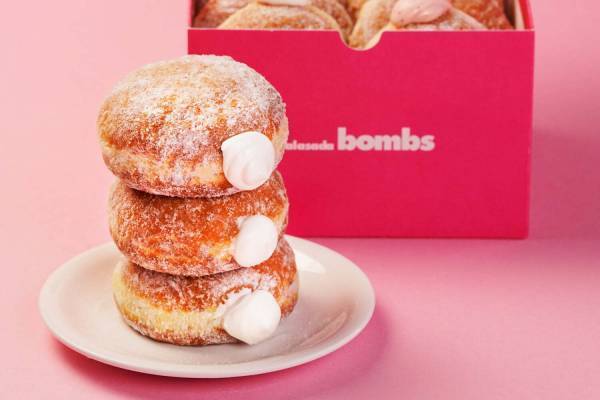 マラサダドーナツ専門店「マラサダボムズ」大阪・なんばに、苺やココナッツなど6種フレーバーで