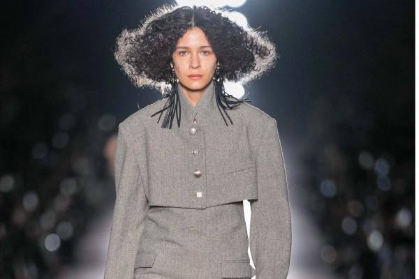 フミエ タナカ 2023-24年秋冬コレクション - 過ぎ行く日々の儚さと、“今日”の幸せ