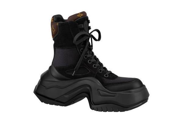 ルイ・ヴィトン新作シューズ「LV アークライト 2.0・ライン｣波型ソールのスニーカーやブーツ