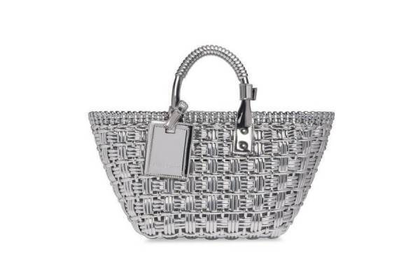 バレンシアガ「ビストロ」“ラタン製家具”着想バスケットバッグに新色＆新素材、ウォッシュドデニムなど