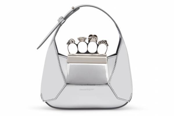 アレキサンダー・マックイーン“ナックル付きバッグ”「ジュエルドホーボー」に新色、シルバーやレッド