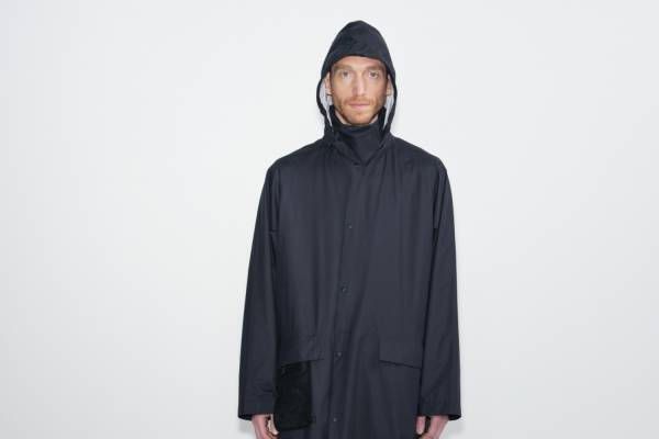 キャプテンサンシャイン × ゴールドウイン、“軽量・高透湿”素材のロングコートやアノラック