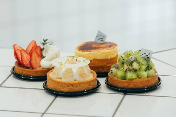 スイーツ店「ミーガン」下北沢にオープン、“国産フルーツ”主役のタルト＆食べ歩きできるクレープなど