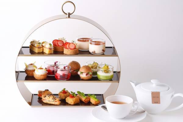 アルマーニ / リストランテ春アフタヌーンティー、“文旦やデコポン”ケーキ＆赤ワインゼリーなど