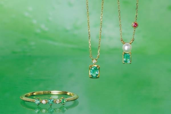 ヴイエー ヴァンドーム青山“クリームソーダ”着想の新作ジュエリー、エメラルド輝くネックレスなど