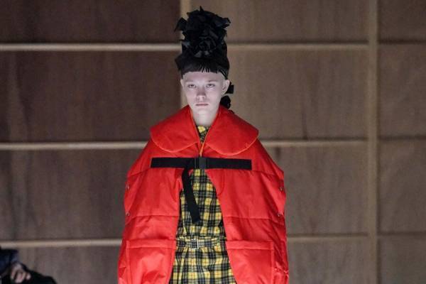 タオ 2023-24年秋冬コレクション - 軽快なムードを纏う、クラシカルな装い