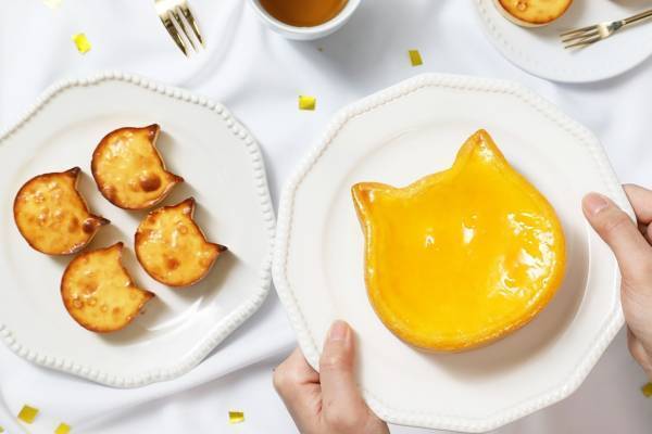 “ねこ形スイーツ”「ねこねこチーズケーキ」「にゃんチー」がリニューアル、濃厚チーズの味わいがUP