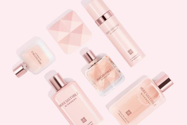 ジバンシイ人気香水「イレジスティブル」がボディケアに、濃密泡のソープ＆しっとりボディミルク