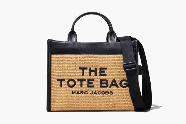 マーク ジェイコブス新作バッグ、爽やかな“ウーブン素材”の「J マーク」ショルダーやトート