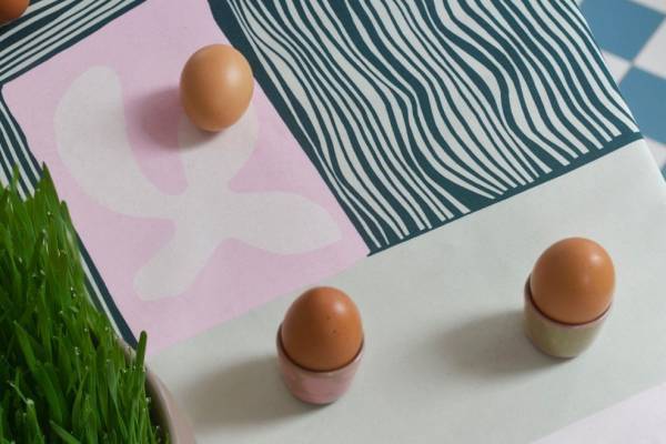 マリメッコ“イースターを祝う”新作ホームコレクション、ウニッコ柄のエッグカップ＆オーナメント