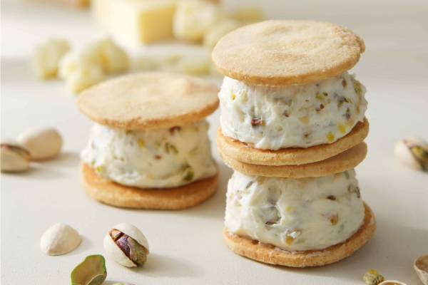 「ナウオンチーズ」“4種チーズ”使用の濃厚レアチーズサンドなど、ルミネ新宿店限定スイーツ