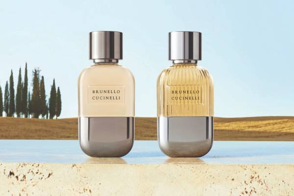 ブルネロ クチネリ初のフレグランス、ウィメンズ・メンズ向けの2種類でデビュー
