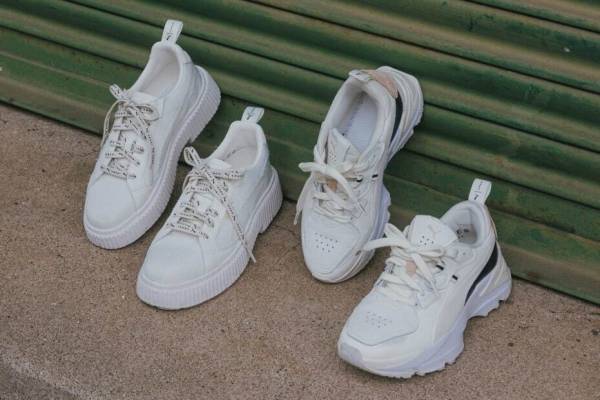 プーマ×アメリの初コラボスニーカー、厚底ソール×ブランドロゴ入りシューレースの2型