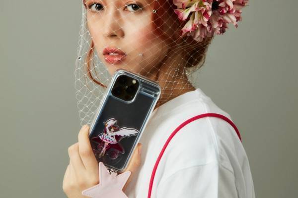 コンバース トウキョウ×『カードキャプターさくら』ケロちゃんTシャツ＆スマホストラップなど