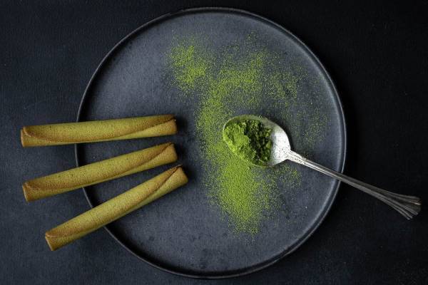 「ヨックモック書店 in 文喫」約3万冊の書籍に囲まれながら「シガール オゥ マッチャ」を味わう