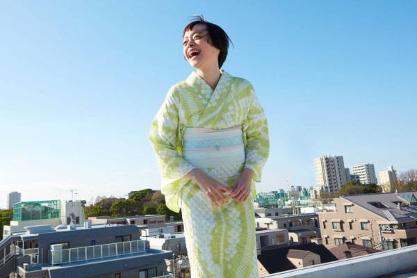 きものやまと23年春夏の新作きもの、“木漏れ日”着想のゆかた＆シフォンチェックの羽織