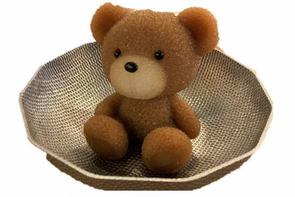 “くまちゃん型の出汁入り”すき焼き風味の一人鍋、「北海道めんこい鍋 くまちゃん温泉」限定メニュー