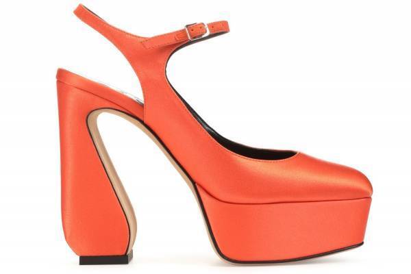 セルジオ ロッシ23年春夏新作サンダル、大胆な厚底ヒール×鮮やかオレンジやデニムブルーなど