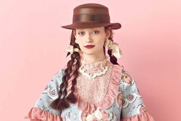 Q-pot.新作“大ぶりリボン”のカンカン帽、チョコレートを思わせるブラウンなど全4色で