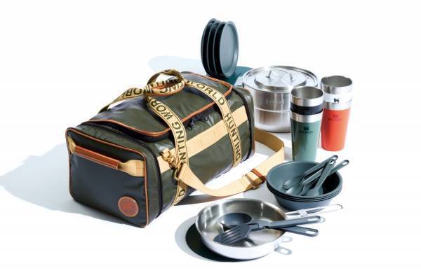 ハンティング・ワールド×スタンレー“圧縮できる”新型ダッフルバッグ、4人分のキャンプセット付属