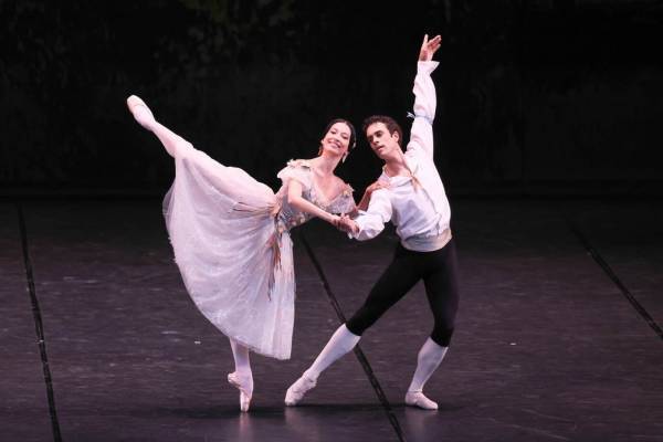 パリ・オペラ座バレエ団のガラ公演、『眠れる森の美女』や『白鳥の湖』を東京文化会館で