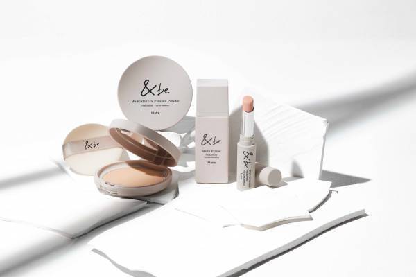 河北裕介プロデュース「アンドビー」史上初の"マット系”ベースメイク、陶器肌へ導く化粧下地など
