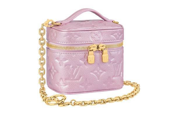 ルイ・ヴィトン"ミニチュアサイズ”の新作ヴァニティバッグ、艶やかパール加工＆ミラー付きで