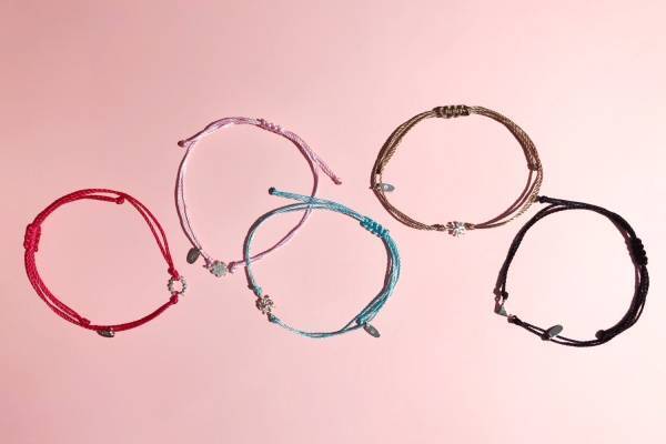 カオル×京都市京セラ美術館のコラボアクセサリー、"チャーム付き”ネックレス＆ブレスレット