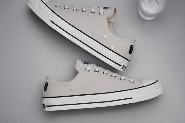コンバース「オールスター」ゴアテックス搭載の新作スニーカー、ライトグレーのキャンバスアッパー