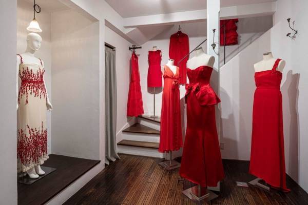 ヴァレンティノのヴィンテージアイテムが集うイベントが代官山で、多彩なヴィンテージウェアを販売