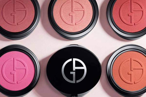 アルマーニ ビューティ23年夏コスメ、“なめらかシルク感触”でヘルシーに彩る新チーク