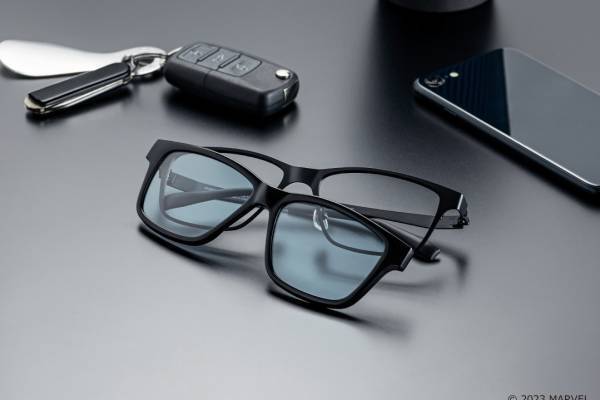 Zoffからマーベル『アイアンマン』テーマのアイウェア、メタリックなサイン入り眼鏡＆サングラス