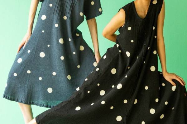 イッセイ ミヤケ 京都のギャラリーでHaaTの特別展、抜染による水玉模様のKYO CHIJIMIを紹介