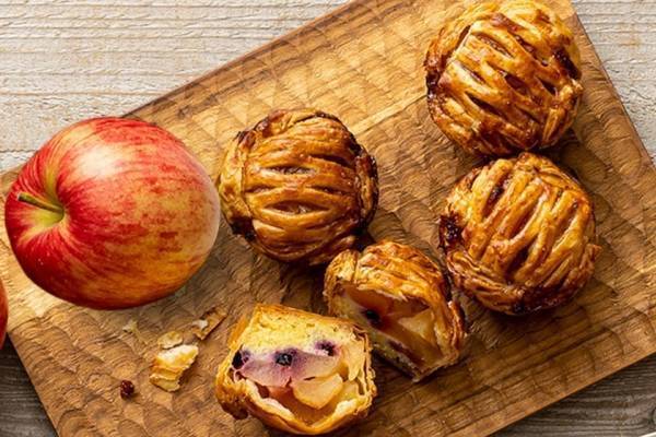 青森りんご専門店「あら、りんご。」品種別ケーキ、“紅玉”アップルパイ&“サンふじ”タルトタタン