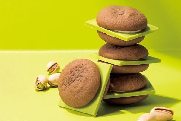 「キャプテンスイーツバーガー」夏限定、しっとり生地×ピスタチオショコラのバーガー風スイーツ