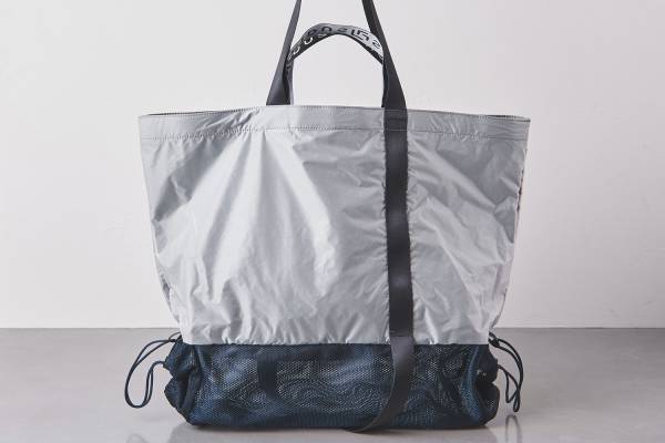 トゥー ユナイテッドアローズの新作“底にヨガマット収納可能な”バッグ、ラミダスとコラボ