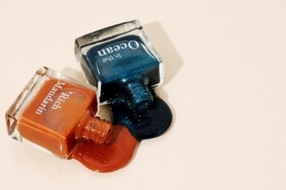 トーンドロップ23年夏ネイル、“大人のシャイニーカラー”神秘的なグリーンやブロンズブルーなど