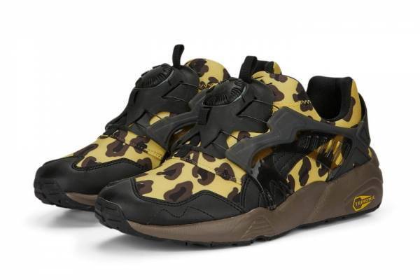 プーマのスニーカー「ディスク ブレイズ」ダイヤルで調節可能なアッパー、レオパード＆スネーク柄で