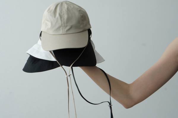 キジマ タカユキ×クラネ、ストラップ付き6パネルキャップ＆ステッチ入りコットンハット