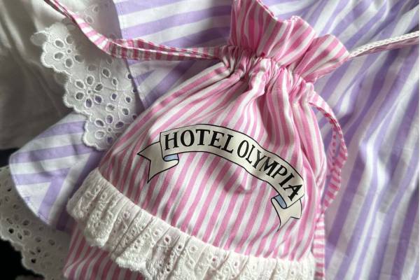 「ホテル・オランピア」が伊勢丹新宿で、オランピア・ル・タンが手掛ける“架空のホテル”アイテム