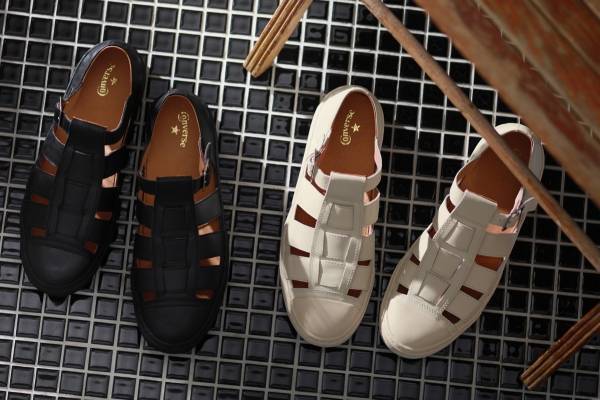 コンバース「オールスター クップ」“グルカサンダル”風スニーカー、レザー×バックルベルト